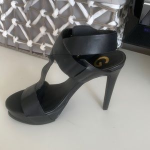 Women’s Guess hell’s size 6M